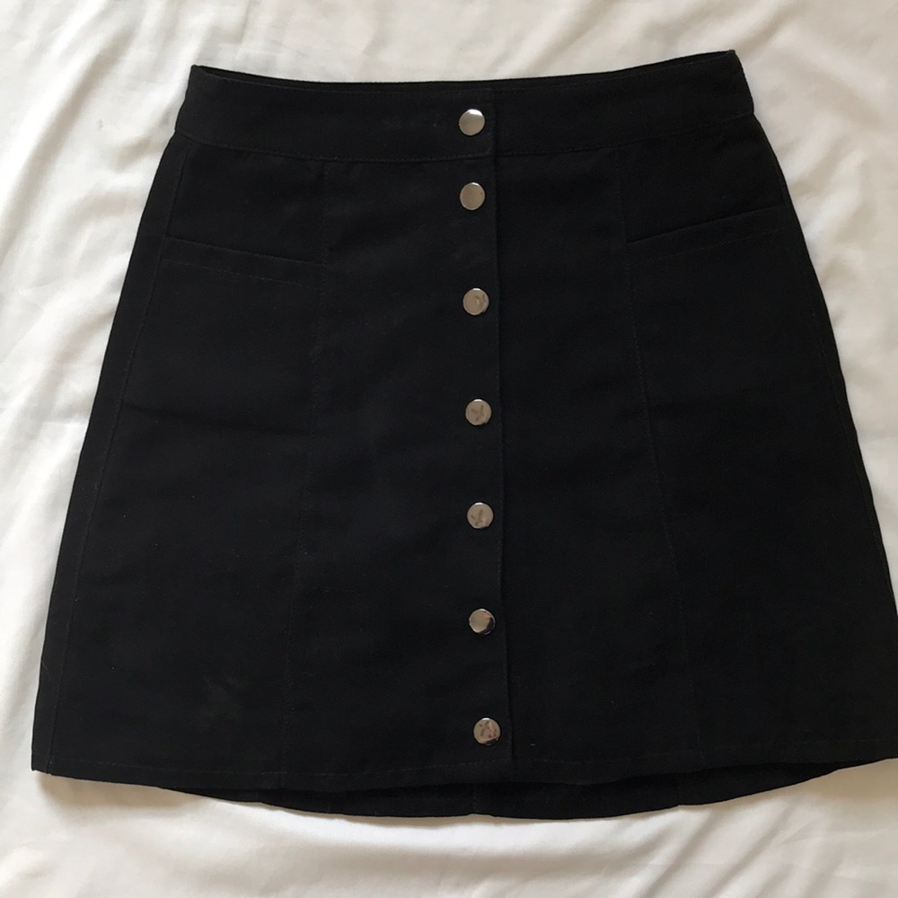 H&M Divided black button down skirt